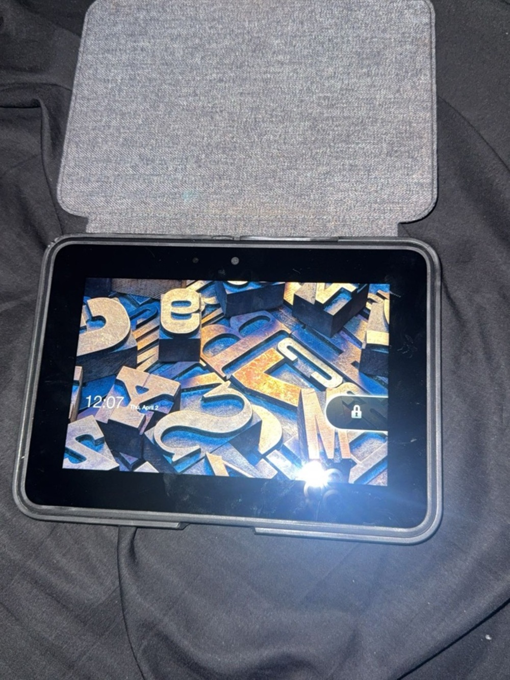 Amazon Kindle Fire - Picture 3 of 3